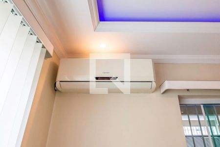 Sala de casa para alugar com 4 quartos, 410m² em Irajá, Rio de Janeiro