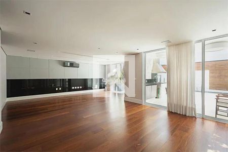 Casa à venda com 4 quartos, 330m² em Vila Nova Conceição, São Paulo