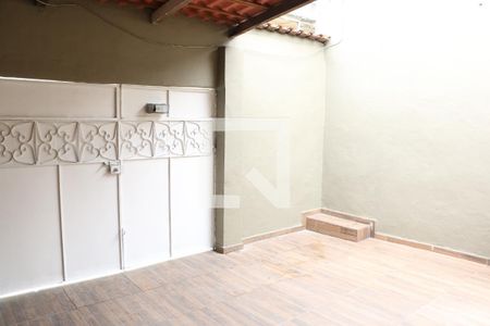 Garagem de casa para alugar com 2 quartos, 60m² em Dois Irmãos, Nova Iguaçu