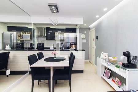 Sala de apartamento à venda com 3 quartos, 54m² em Conjunto Residencial José Bonifácio, São Paulo