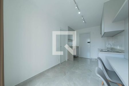 Sala/Cozinha  de apartamento para alugar com 1 quarto, 27m² em Campo Belo, São Paulo