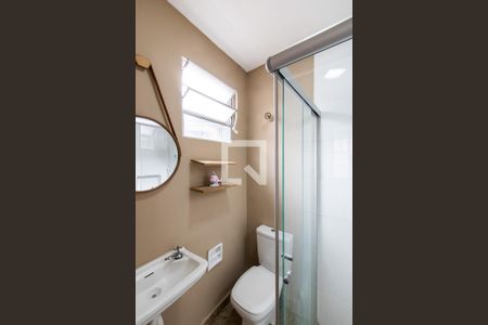 Banheiro de casa para alugar com 1 quarto, 40m² em Vila Franci, São Paulo