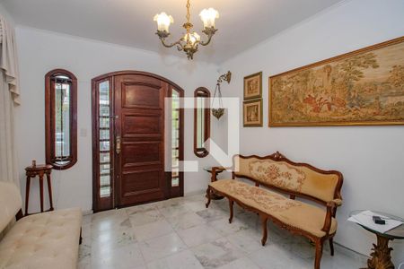 Casa para alugar com 4 quartos, 240m² em Santa Cecília, Porto Alegre