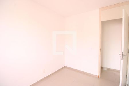 Quarto 1 de apartamento para alugar com 2 quartos, 55m² em Taquara, Rio de Janeiro