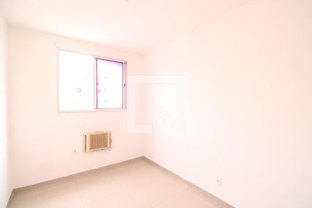 Quarto 1 de apartamento para alugar com 2 quartos, 55m² em Taquara, Rio de Janeiro