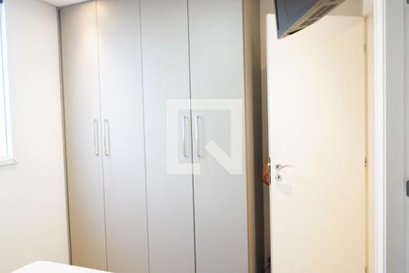 Suite de apartamento para alugar com 3 quartos, 60m² em Jardim Sabara, São Paulo
