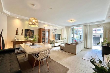 Sala de casa para alugar com 3 quartos, 225m² em Mirandópolis, São Paulo