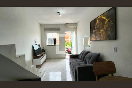 Sala de casa de condomínio à venda com 2 quartos, 100m² em Vargem Pequena, Rio de Janeiro