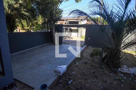 Vista da Sala de casa para alugar com 2 quartos, 200m² em Florescente, Viamão
