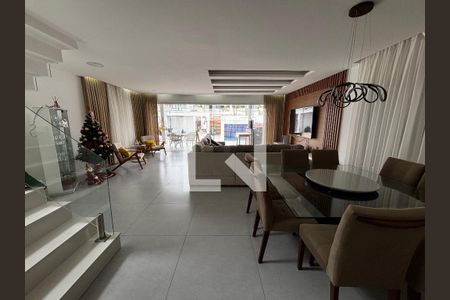 Sala de casa de condomínio à venda com 5 quartos, 350m² em Vargem Grande, Rio de Janeiro