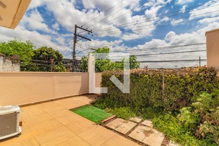 Casa para alugar com 2 quartos, 198m² em Vila Fachini, São Paulo