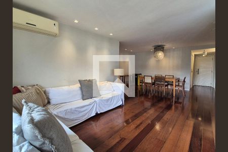 Sala  de apartamento à venda com 4 quartos, 160m² em Barra da Tijuca, Rio de Janeiro