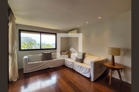 Sala  de apartamento à venda com 4 quartos, 160m² em Barra da Tijuca, Rio de Janeiro