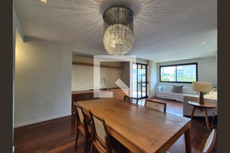 Sala  de apartamento à venda com 4 quartos, 160m² em Barra da Tijuca, Rio de Janeiro