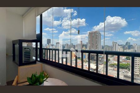 Varanda de kitnet/studio para alugar com 1 quarto, 25m² em Pinheiros, São Paulo