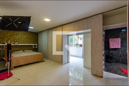 Suíte de casa para alugar com 3 quartos, 366m² em Vila Zat, São Paulo