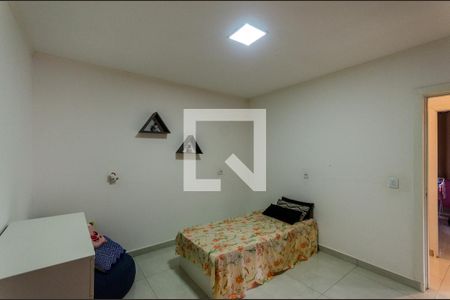 Quarto 1 de casa para alugar com 3 quartos, 366m² em Vila Zat, São Paulo