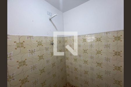 Banheiro de kitnet/studio para alugar com 1 quarto, 28m² em Jardim Rosa de Franca, Guarulhos