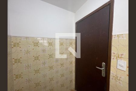 Banheiro de kitnet/studio para alugar com 1 quarto, 28m² em Jardim Rosa de Franca, Guarulhos