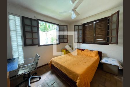 Quarto 1 de casa de condomínio para alugar com 4 quartos, 581m² em Chácara Represinha, Cotia
