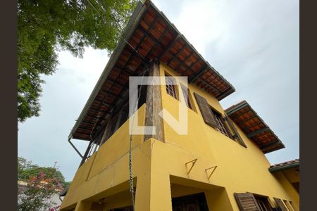 Fachada de casa de condomínio para alugar com 4 quartos, 581m² em Chácara Represinha, Cotia