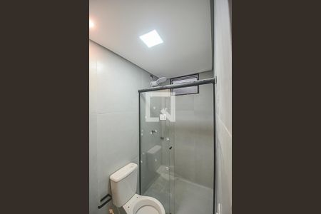 Banheiro de kitnet/studio para alugar com 1 quarto, 32m² em Jardim do Mar, São Bernardo do Campo