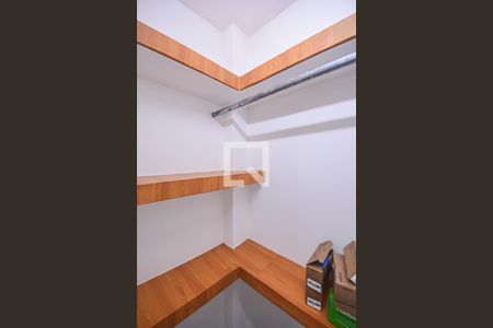 Closet do quarto de kitnet/studio para alugar com 1 quarto, 35m² em Jardim do Mar, São Bernardo do Campo