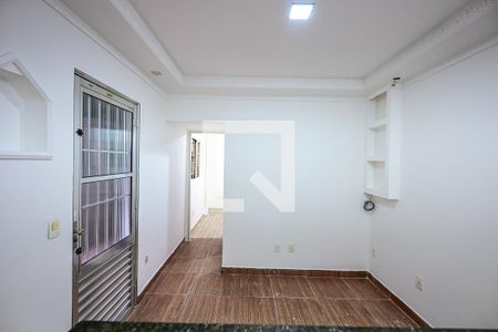 Sala de casa para alugar com 2 quartos, 45m² em Jardim Umarizal, São Paulo