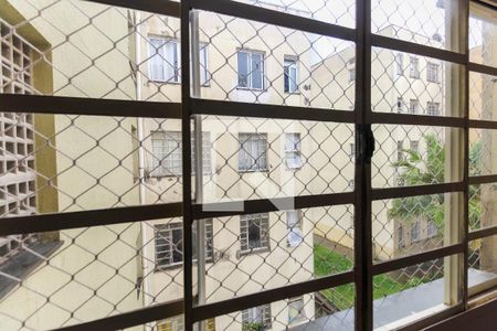 Vista da Sala de apartamento para alugar com 2 quartos, 45m² em Conjunto Residencial José Bonifácio, São Paulo