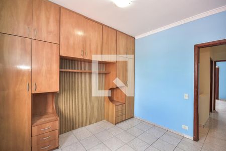 Quarto 1 de casa para alugar com 2 quartos, 86m² em Cidade Intercap, Taboão da Serra