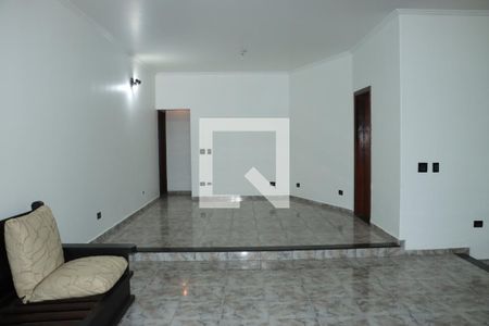 Casa para alugar com 3 quartos, 341m² em Chácaras Ana Lúcia, Embu das Artes