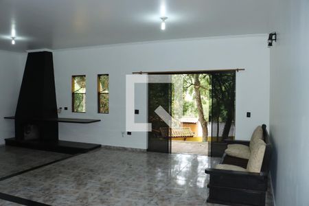 Casa para alugar com 3 quartos, 341m² em Chácaras Ana Lúcia, Embu das Artes