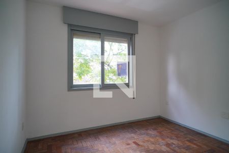 Quarto 2 de apartamento para alugar com 3 quartos, 86m² em Vila Ipiranga, Porto Alegre