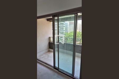 Sala/quarto de kitnet/studio à venda com 1 quarto, 28m² em Indianópolis, São Paulo