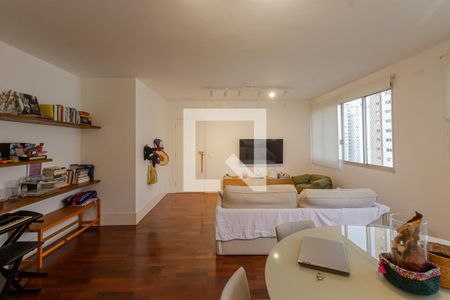 Sala de apartamento para alugar com 3 quartos, 125m² em Indianópolis, São Paulo