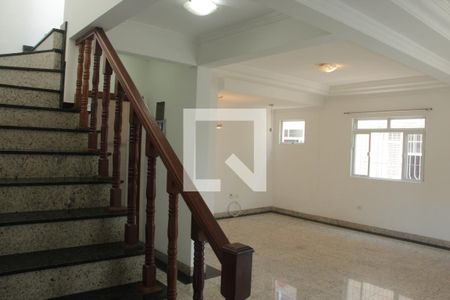 Sala de casa para alugar com 3 quartos, 158m² em Aparecida, Santos