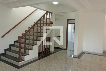 Sala de casa para alugar com 3 quartos, 158m² em Aparecida, Santos