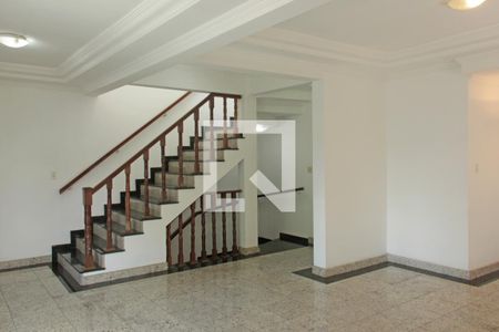 Sala de casa para alugar com 3 quartos, 158m² em Aparecida, Santos