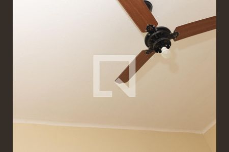 Quarto 1 de apartamento para alugar com 2 quartos, 75m² em Vila Valqueire, Rio de Janeiro