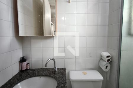 Banheiro Suíte de apartamento à venda com 3 quartos, 60m² em Loteamento Parque São Martinho, Campinas