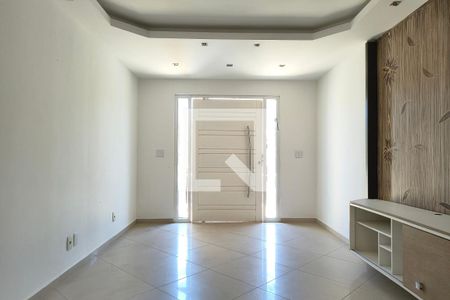 Sala de casa de condomínio para alugar com 2 quartos, 115m² em Taquara, Rio de Janeiro