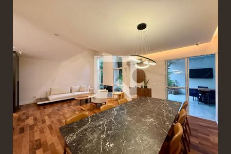 Sala de casa de condomínio à venda com 4 quartos, 280m² em Santo Amaro, São Paulo