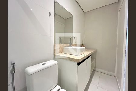 Banheiro  de apartamento para alugar com 1 quarto, 48m² em Santo Antonio de Lisboa, Florianópolis
