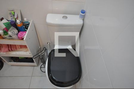 Banheiro de apartamento para alugar com 1 quarto, 27m² em Vila Constança, São Paulo