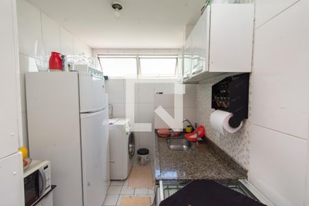 Cozinha e Área de Serviço de apartamento à venda com 3 quartos, 62m² em Monte Castelo, Contagem