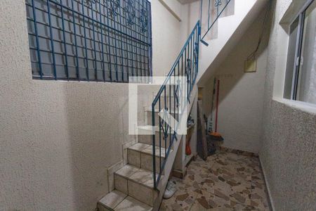 Escada  de casa à venda com 3 quartos, 90m² em Casa Grande, Diadema