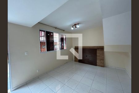 Sala de casa para alugar com 3 quartos, 70m² em Pilares, Rio de Janeiro