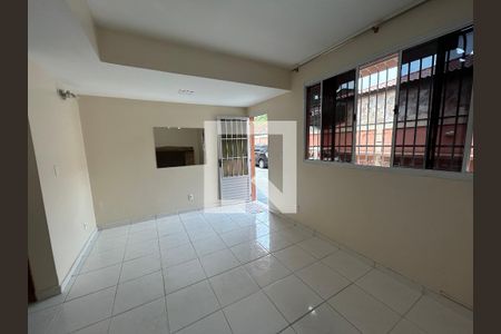 Sala de casa para alugar com 3 quartos, 70m² em Pilares, Rio de Janeiro