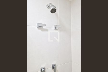 Banheiro de kitnet/studio para alugar com 1 quarto, 26m² em Indianópolis, São Paulo