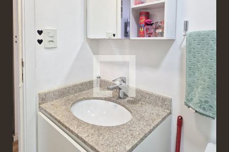 Banheiro de kitnet/studio para alugar com 1 quarto, 26m² em Indianópolis, São Paulo